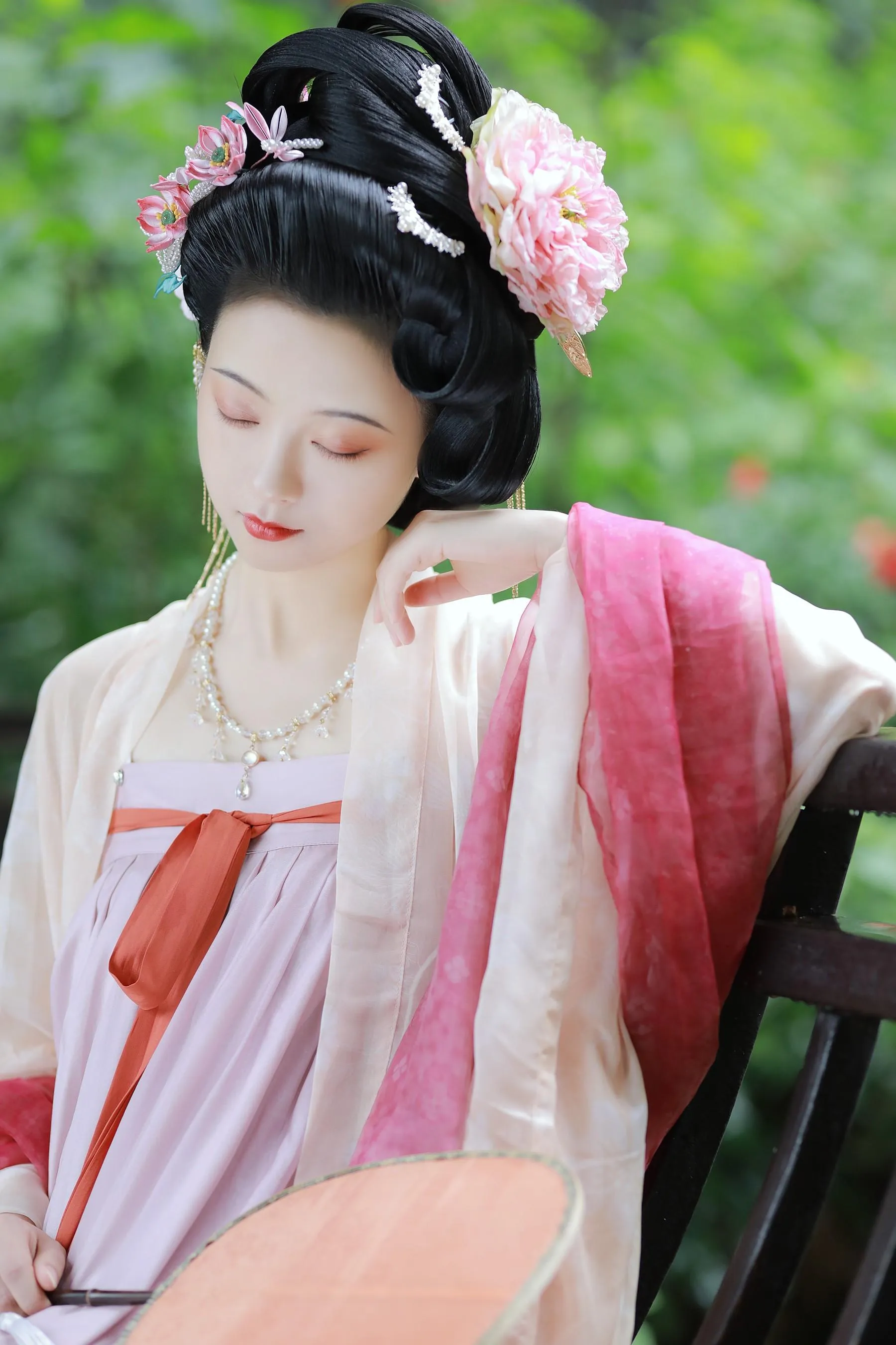 [YITUYU艺图语]2022.09.23 风月偏爱宴旧人 YunFleur [36P]插图2